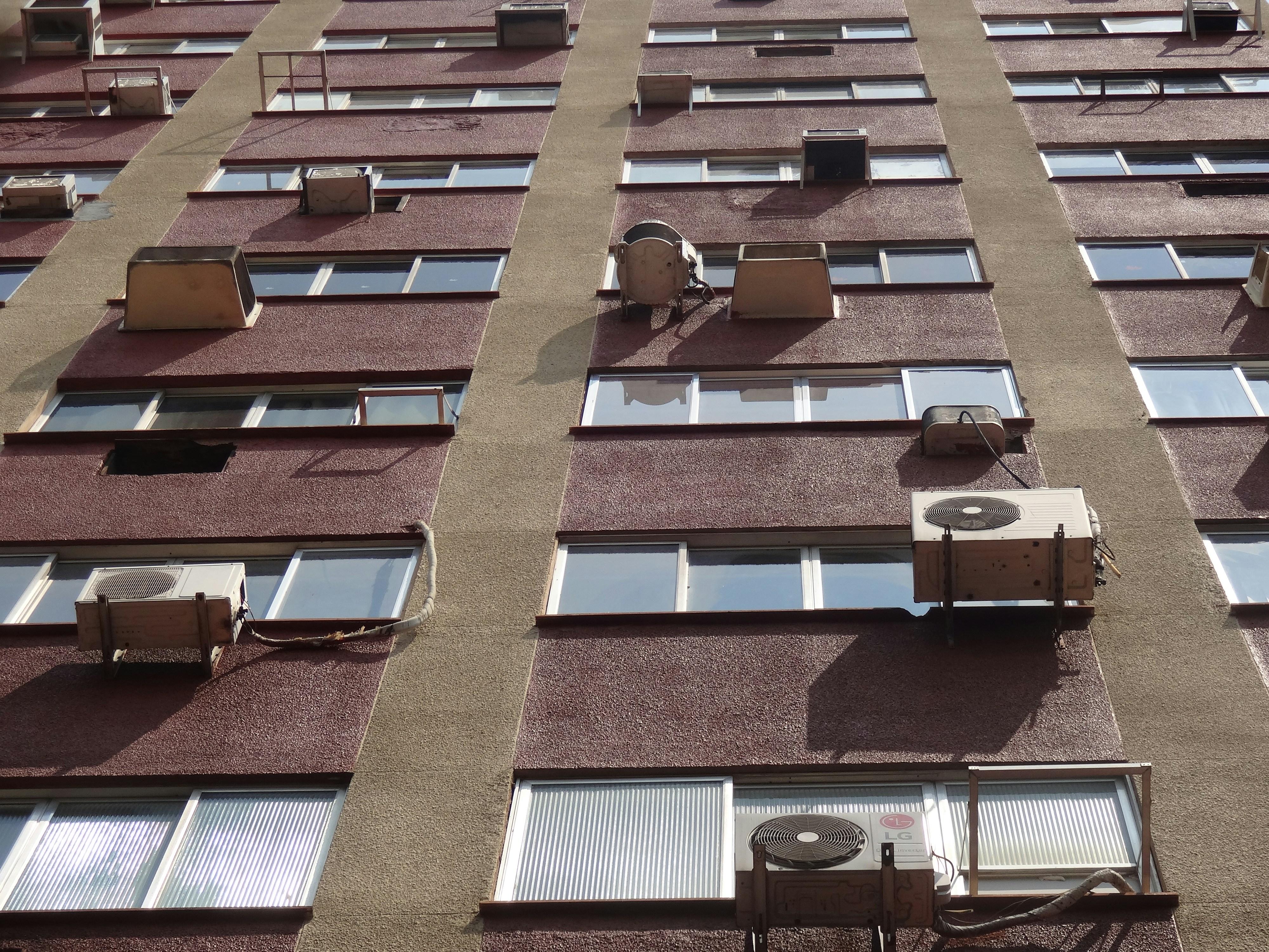 A very tall building with lots of windows